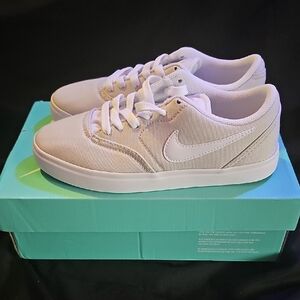 *Brand New* Nike SB Check Cnvs Lows
